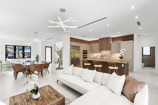 2523 Red Rd, Miami, FL 33155