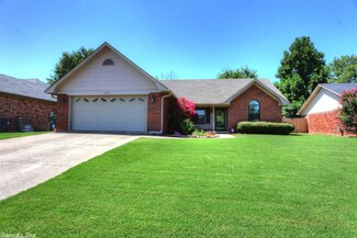 2909 Celia Dr, Conway, AR 72034