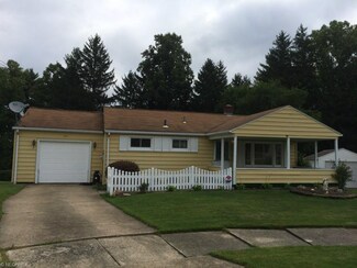 563 Mona Ln, Youngstown, OH 44509
