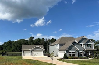 117 Lake Point Dr, Williamson, GA 30292