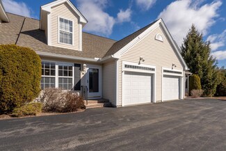 16 Pleasant St, Windham, NH 03087