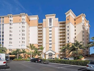 400 Flagship Dr Unit 905, Naples, FL 34108