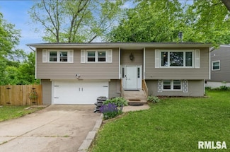 3071 S Hampton Dr, Bettendorf, IA 52722
