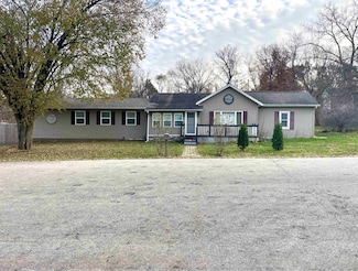 702 6th St, Albany, WI 53502