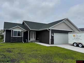 1819 1819 Indigo Trail, Mankato, MN 56001