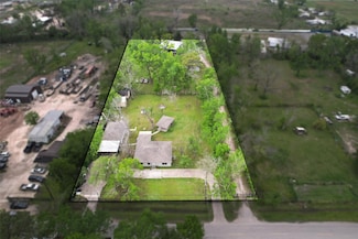 1725 Strawn Rd, Houston, TX 77039