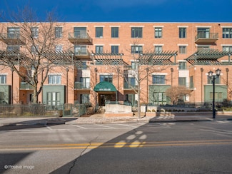 131 W Adelaide St Unit 303, Elmhurst, IL 60126