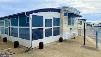 17 Channel Dr, Wildwood, NJ 08260