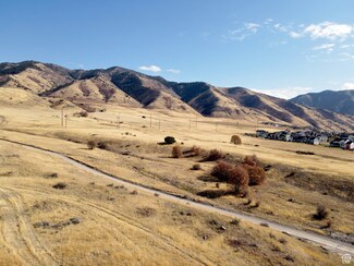 1092 E 100 S Unit 215, Hyde Park, UT 84318