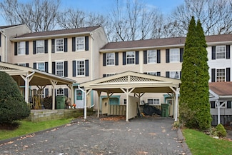 14 Rising Trail Dr, Middletown, CT 06457