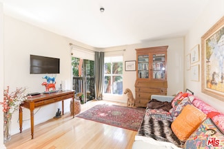 8105 Raintree Cir, Culver City, CA 90230