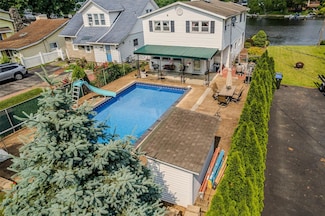 60 Linden Ave, Greenwood Lake, NY 10925