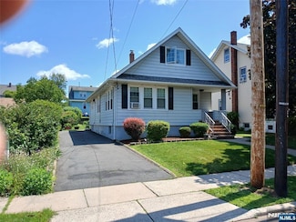 643 6th Ave, Lyndhurst, NJ 07071