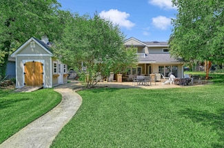 203 Kiowa Dr W, Gainesville, TX 76240