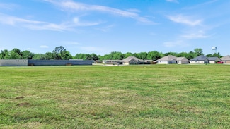 311 Ella St, Whitesboro, TX 76273