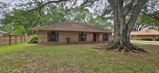 11038 Greencrest Dr, Baton Rouge, LA 70811