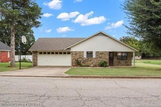 2502 Cardinal Ln, Poteau, OK 74953