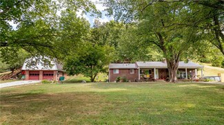 1288 Rocky Step Rd, Scott Depot, WV 25560