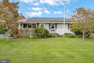 9 Cedar Ave, Bordentown, NJ 08505