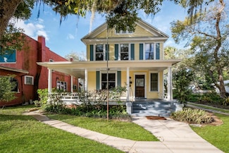 608 Magnolia St, New Smyrna Beach, FL 32168