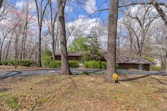 2683 E Wildwood Rd, Springfield, MO 65804