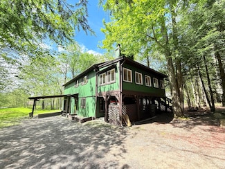 3413 Stag Ln, Tobyhanna, PA 18466