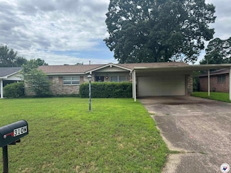 310 W Greenfield Dr, Wake Village, TX 75501