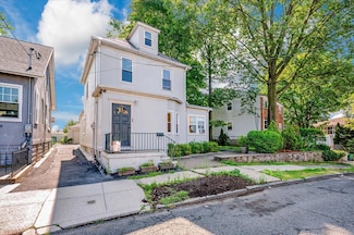 146 First St, Yonkers, NY 10704