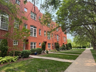 7006 W Belden Ave, Chicago, IL 60707