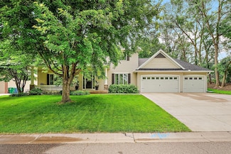 4860 Minnesota Ln N, Plymouth, MN 55446