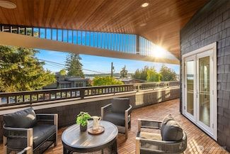 506 13th Ave W, Kirkland, WA 98033