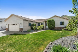 649 Sally Dr, Wenatchee, WA 98801