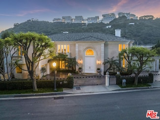 1032 Casiano Rd, Los Angeles, CA 90049