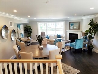 1525 Beacon St Unit 1, Waban, MA 02468