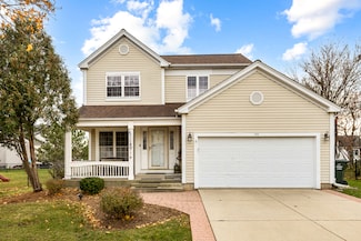 740 Fairview Ln, South Elgin, IL 60177