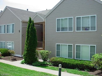 56 Falcon Ridge Way N Unit 6, Hamburg, NJ 07419