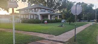 303 N 3rd St, Wills Point, TX 75169