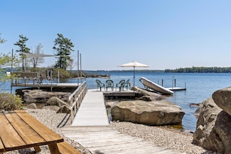 102 Musson Rd, Raymond, ME 04071