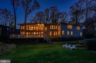 2607 24th St N, Arlington, VA 22207