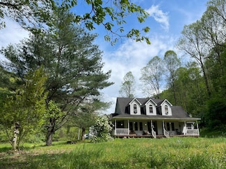 1616 Rockcastle Rd, Inez, KY 41224