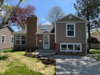 251 N Schiller St, Palatine, IL 60067