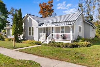 370 Young St, Cheboygan, MI 49721