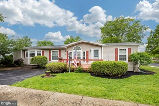 689 Mimosa Ct, Red Hill, PA 18076