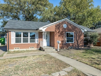 206 E Belknap St, Ennis, TX 75119