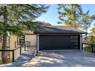 936 Summit Blvd, Springfield, OR 97477