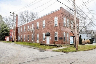 241 Myrtle St, Ravenna, OH 44266