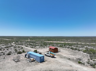 1935 Wolf Springs, Coms, TX 78837