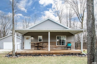 119 Orchard Ct, Dahinda, IL 61428