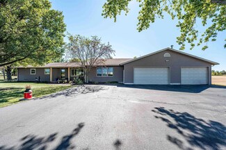2237 W Division Rd, Huntington, IN 46750