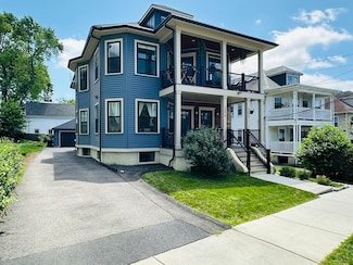 251 Boylston St Unit 251, Watertown, MA 02472